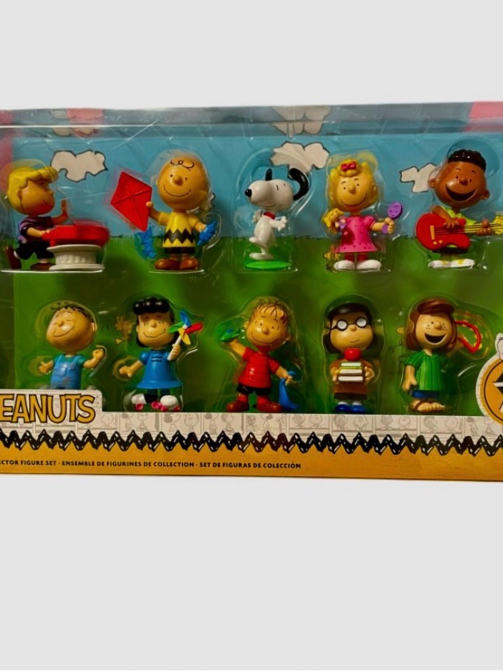 Peanuts 75th Anniversary Collector Figure Set Snoopy Charlie Brown - 10 Figures